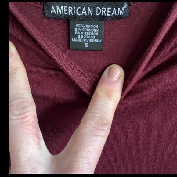 AMERICAN DREAM STRETCH OXBLOOD RED BODYCON TOP SCOOP NECK TOP SHORT SLEEVES - Picture 4 of 5